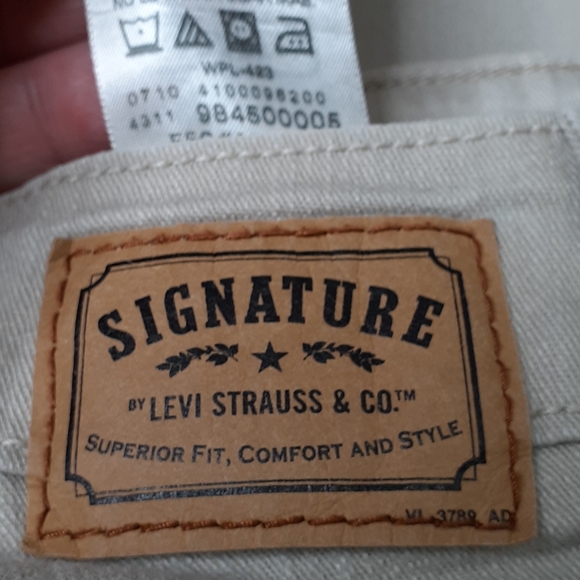Signature by Levi Strauss Tan Low-Rise Bootcut 6P - Picture 16 of 16
